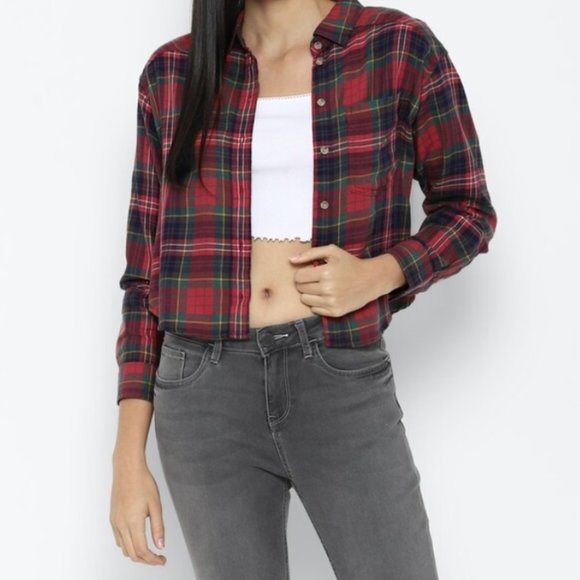 American Eagle Outfitters Tops - American Eagle Women Red Cozy Cabin Cropped Flannel